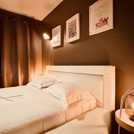 The Rose Suites Брюж Екстериор снимка