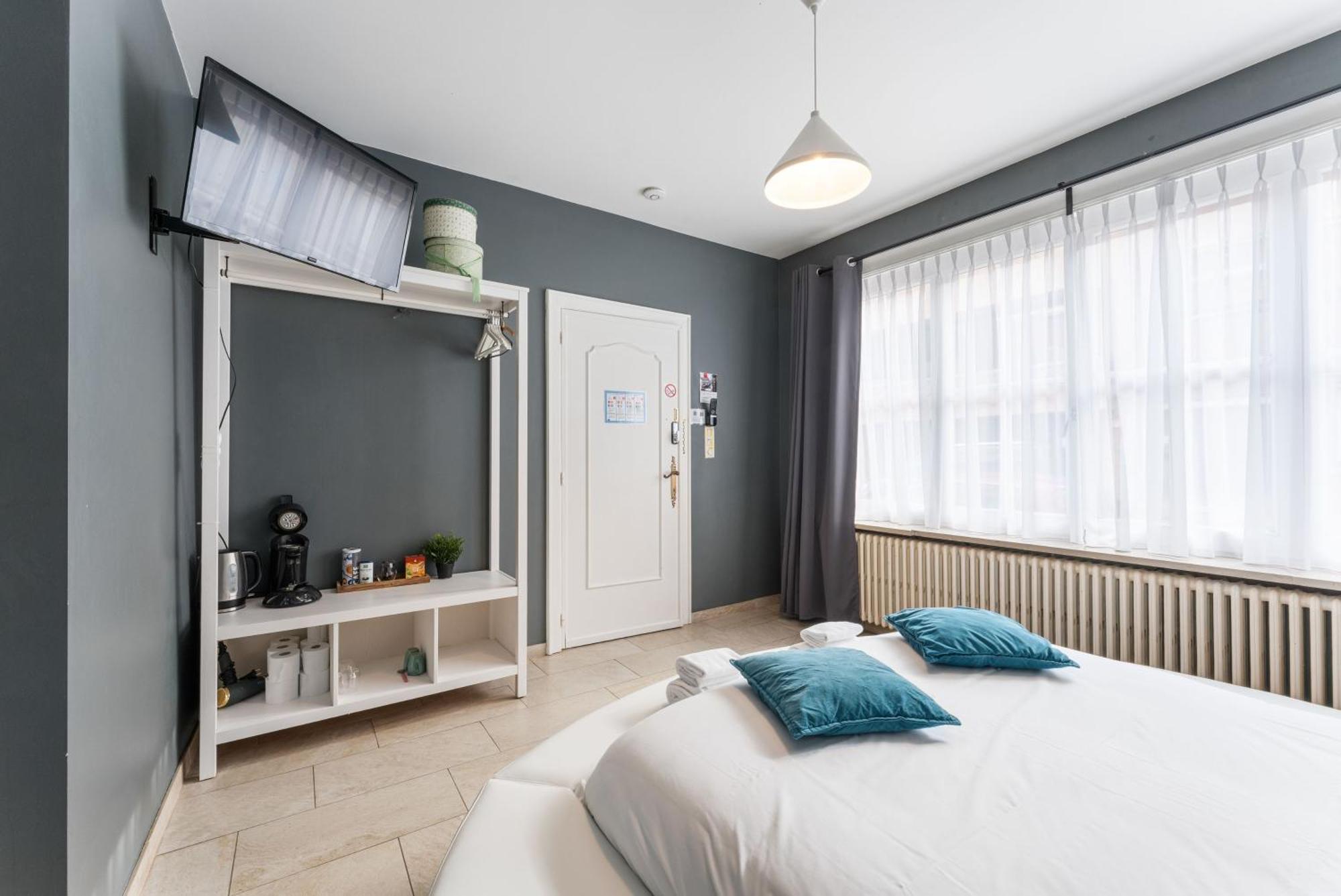 The Rose Suites Брюж Екстериор снимка