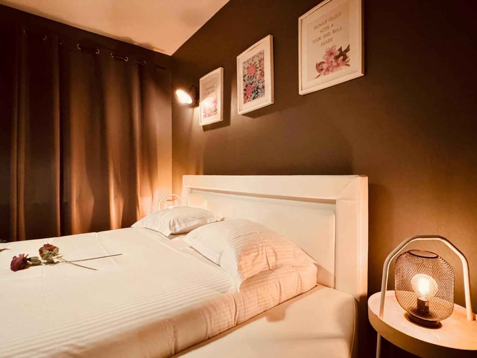 The Rose Suites Брюж Екстериор снимка