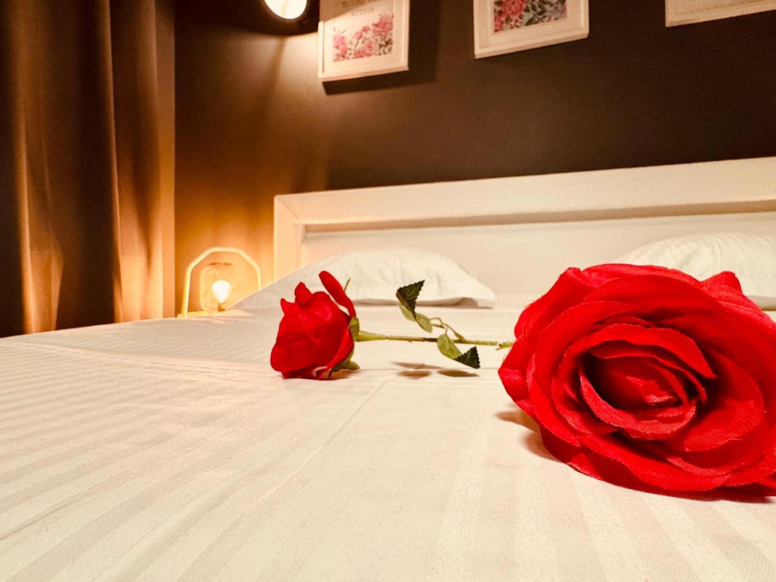 The Rose Suites Брюж Екстериор снимка
